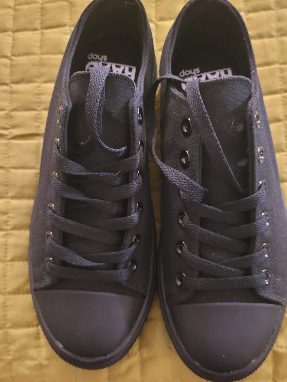 RAAD Black Canvas Low-Top Sneakers - Womens Size 7.5